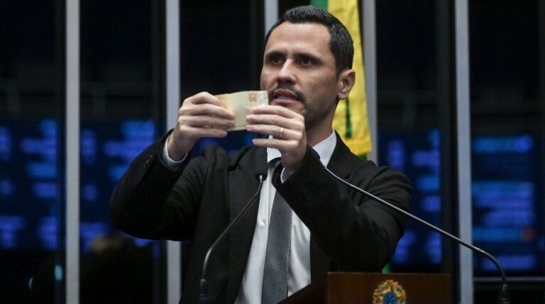 A rota do PR-SBS: o avião, o deputado, o piloto e as perguntas que Cleitinho precisa responder