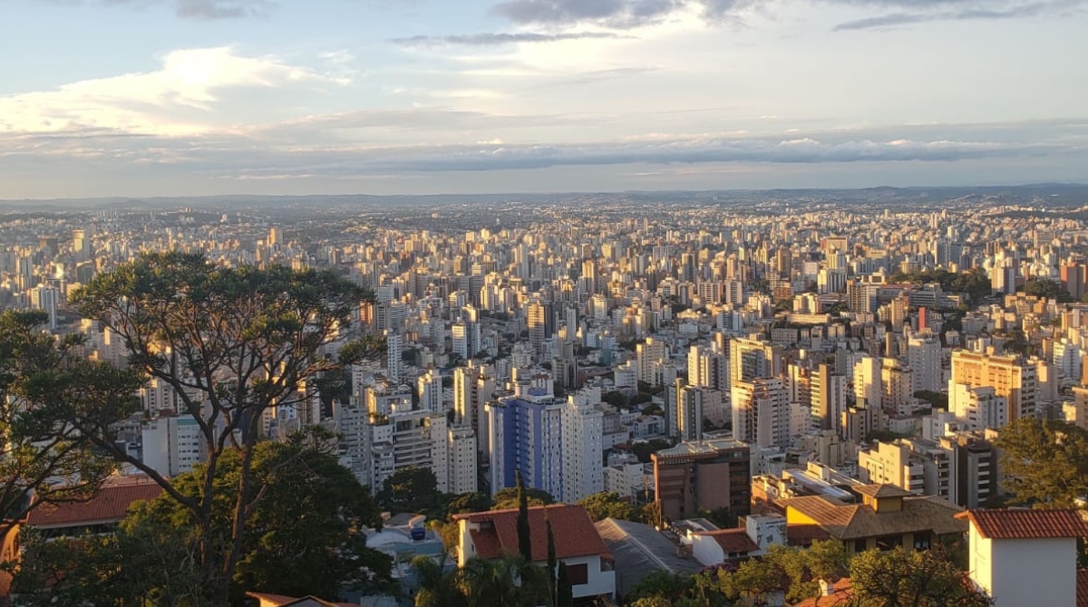 Ciclone traz frente fria para Minas Gerais e temperatura em BH pode despencar até 12°C no fim de semana. (Foto: Gustavo Macedo/Rede 98)