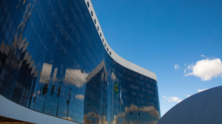 TSE barra 14 entidades estrangeiras de observar eleições de 2026