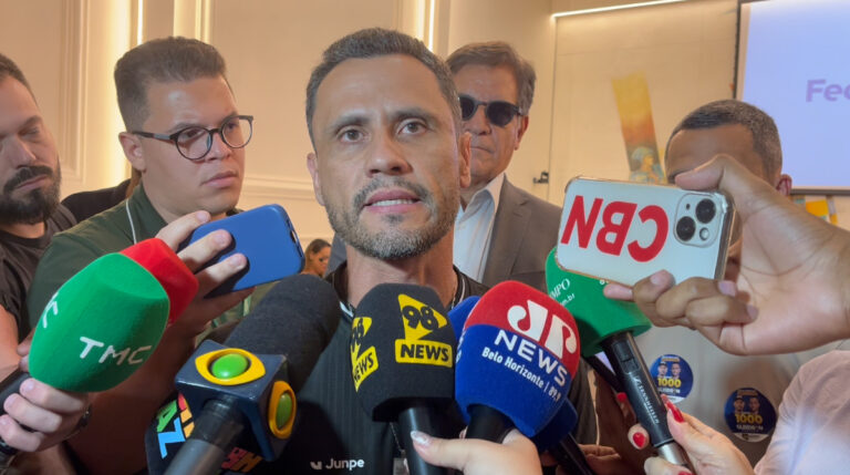 ‘Muito amor, né?’, diz Cleitinho sobre ataques de adversários na reta final