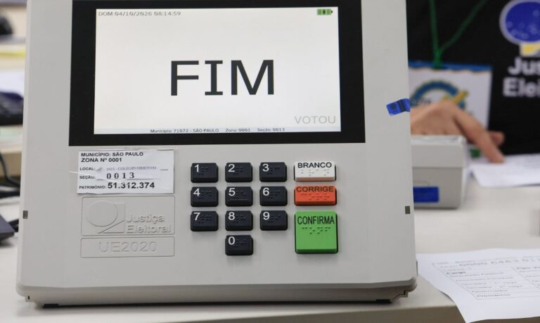 Quatro eleitores morrem após passarem mal em locais de votação no país