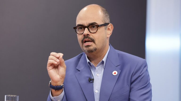Mateus Simões se despede do governo de MG em nota e reconhece vitória de Cleitinho em 1º turno