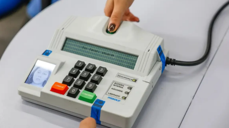 Quatro candidatos a governador ficam a menos de 1 ponto de vencer no 1º turno