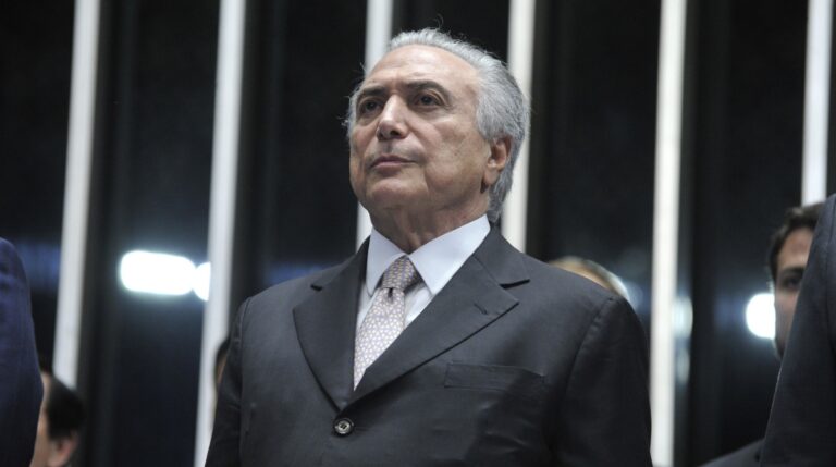 ‘Reconexão é Flávio’, diz Michel Temer ao anunciar apoio no 2º turno