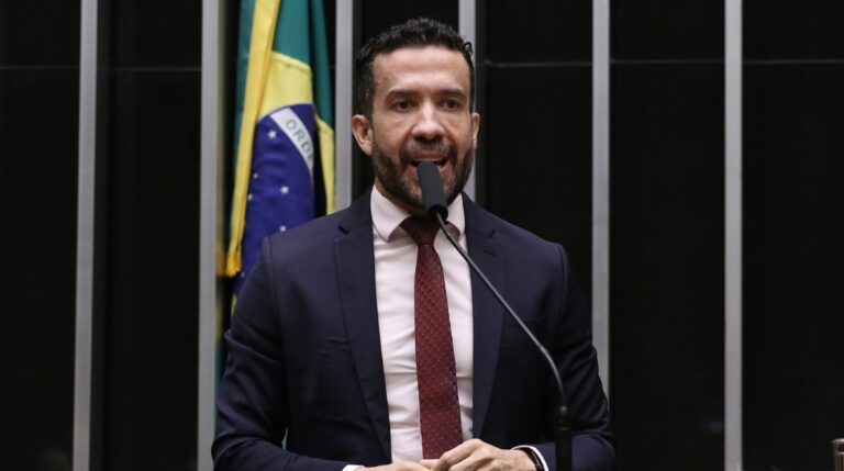 Lula deve ir ao Vale do Jequitinhonha e a BH na reta final do 2º turno, diz Janones