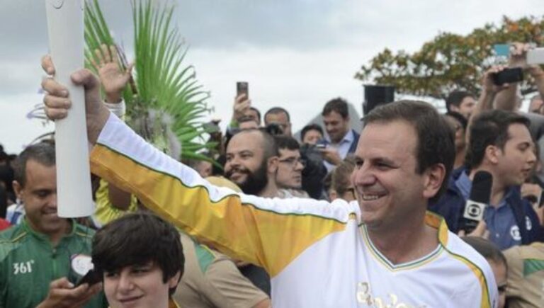 Após ter recurso negado, Eduardo Paes desiste de candidatura ao governo do Rio de Janeiro