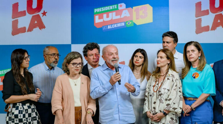 Campanha de Lula acusa Meta de interferência eleitoral a favor de Flávio Bolsonaro