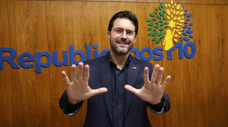 Transição de Cleitinho pede dados sobre déficit e situação financeira de Minas