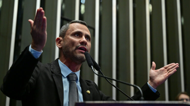 Governador eleito em Minas, Cleitinho critica regalias do Congresso em votação sobre o fim da escala 6×1