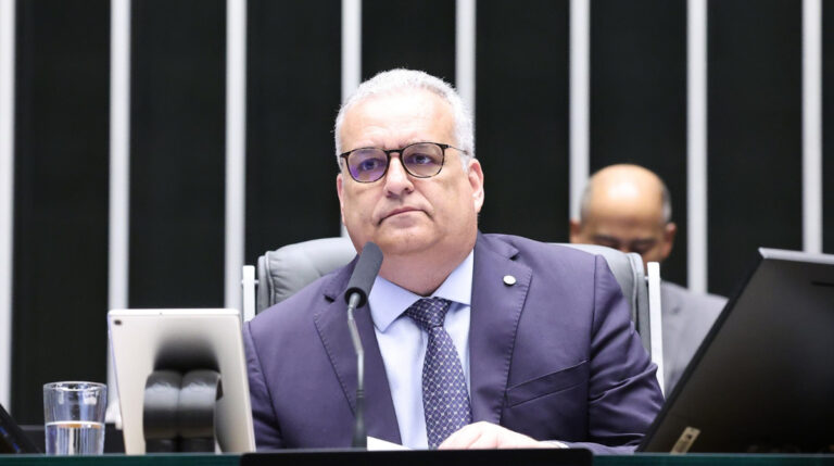 TSE manda vice de Flávio Bolsonaro apagar vídeo que associa Lula ao crime organizado