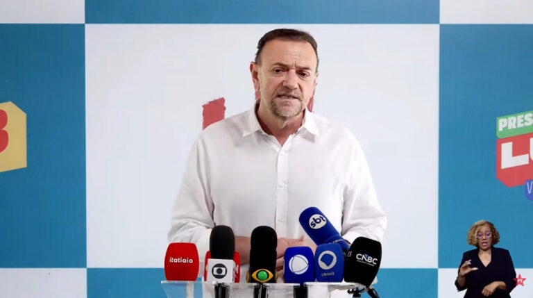 ‘O que nós mais queremos é o confronto direto’, diz Presidente do PT sobre debate entre Lula e Flávio