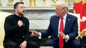 O presidente Zelensky, da Ucrânia, critica Trump após os EUA suspenderem sanções contra a Rússia previstas na Lei Graham. (Foto: Saul Loeb/AFP)
