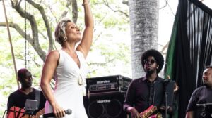Renata Araújo apresenta espetáculo Atravessamento no Teatro Sesi Minas com música, poesia e dança. (Foto: Instagram/Renata Araújo)