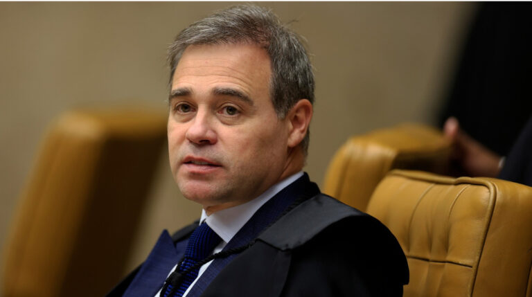 Mendonça diz que candidatos podem divulgar sigilos sem aval do TSE