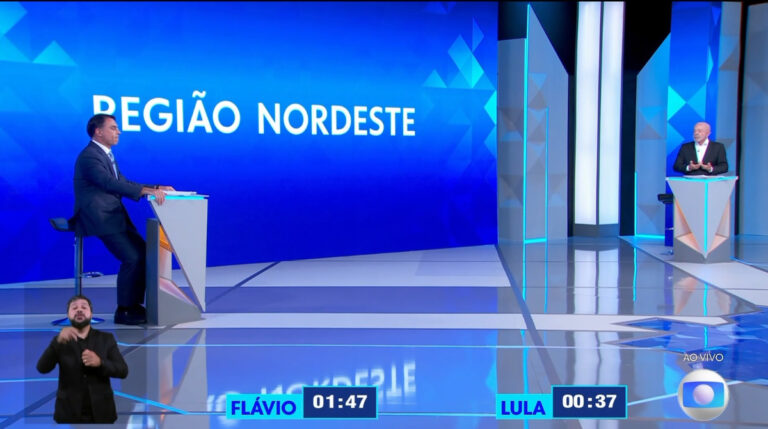 Lula acusa Bolsonaro por mortes na pandemia, e Flávio defende investimentos no SUS