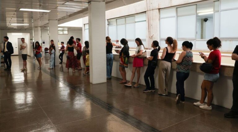 TSE registra mudança em 394 seções de votação do na véspera do 2º turno