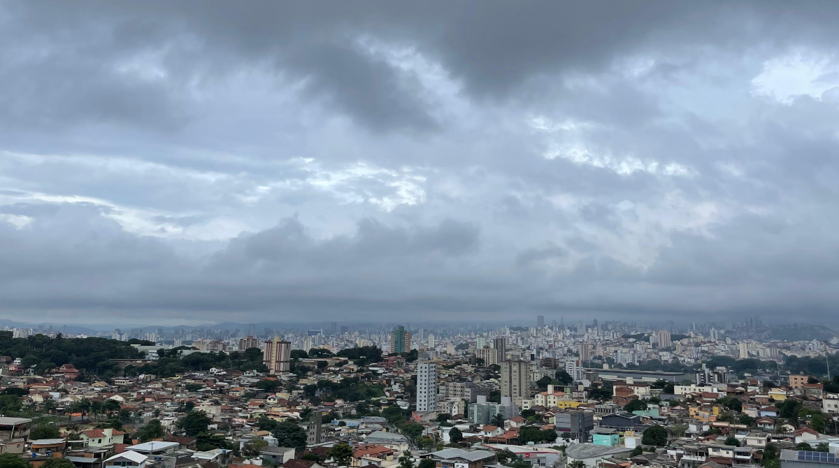 céu nublado em belo horizonte