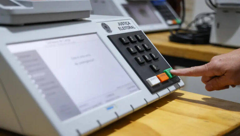 Segundo turno tem menor abstenção em 20 anos, com 19,22% dos eleitores ausentes