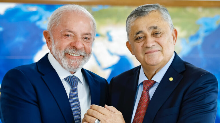 José Guimarães defendeu a participação de partidos do Centrão no novo governo de Lula