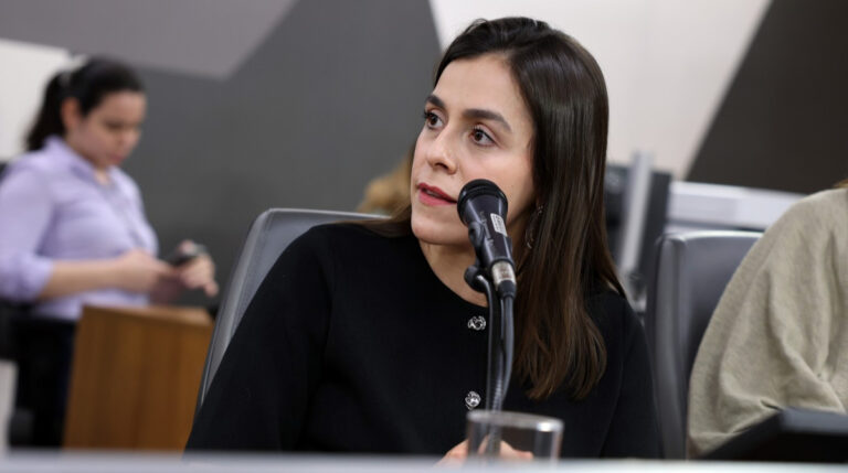 Lohanna França lança cartilha para orientar vítimas de assédio eleitoral em MG