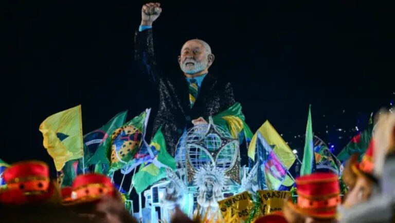 Ministério Público Eleitoral diz que desfile sobre Lula no Carnaval não é propaganda antecipada