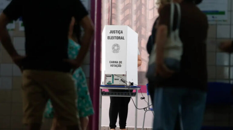 Denúncias de violência política crescem 350% durante eleições, aponta ministério